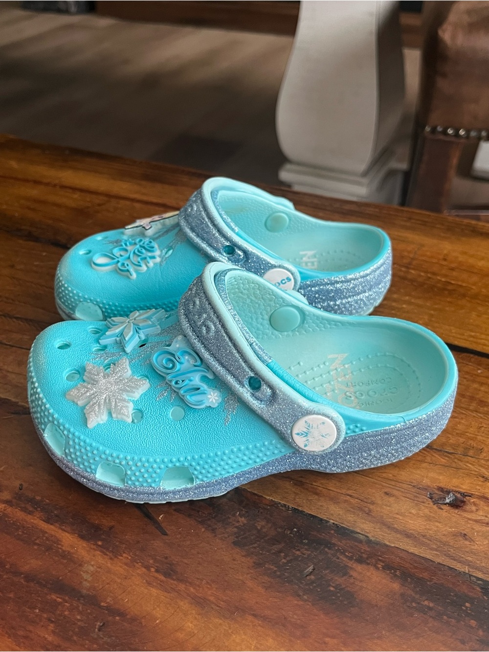 CROCS Kids Light Blue Elsa Frozen Clog Sandals - Picture 4 of 5
